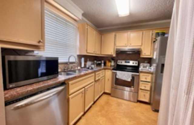 2 Bed / 2.5 Bath Townhome For Rent in Ridgeland Gallery 3