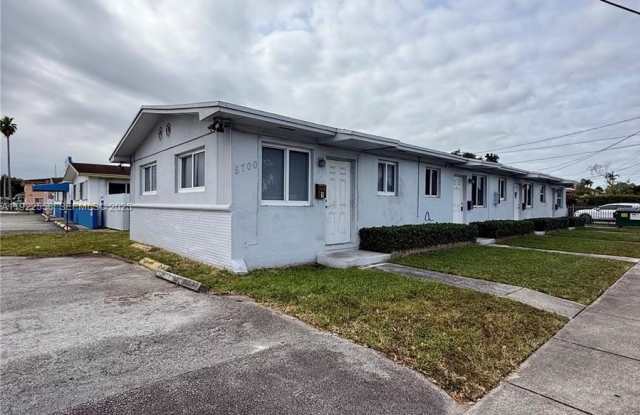 5700 SW 4th St - 5700 Southwest 4th Street, Miami, FL 33144