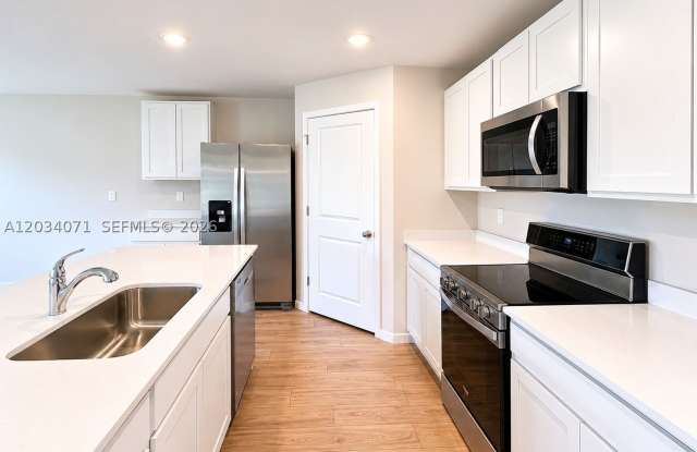 544 Ilaria Ct Gallery 4