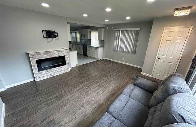 29620 HATHAWAY Street Gallery 3