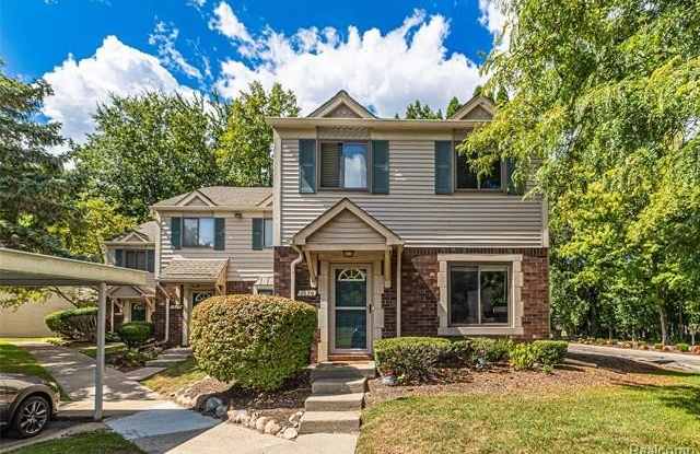 1570 Streamwood Court photos photos