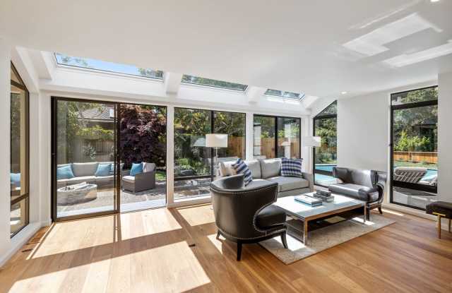 4BR/2.5BA Stunning Spacious Tiburon Home! Pool! Pet Friendly!  PROGRESSIVE photos photos