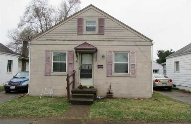 2 Bed 1 Bath With a Bonus Room could be a 3rd Bedroom - 218 Sycamore Street, Chillicothe, OH 45601
