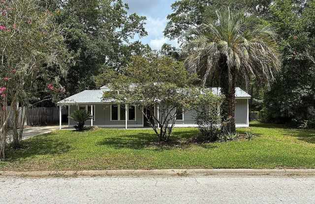 4319 Northwest 26th Drive Gallery 1