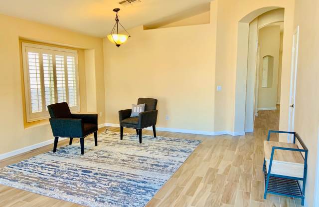 1127 E MOHAWK Drive Gallery 4
