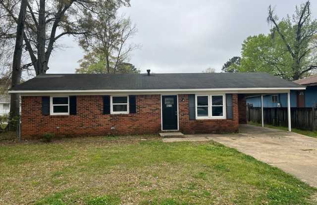 3 bedroom 1 bathroom single level home - 4213 29th Street, Tuscaloosa, AL 35401