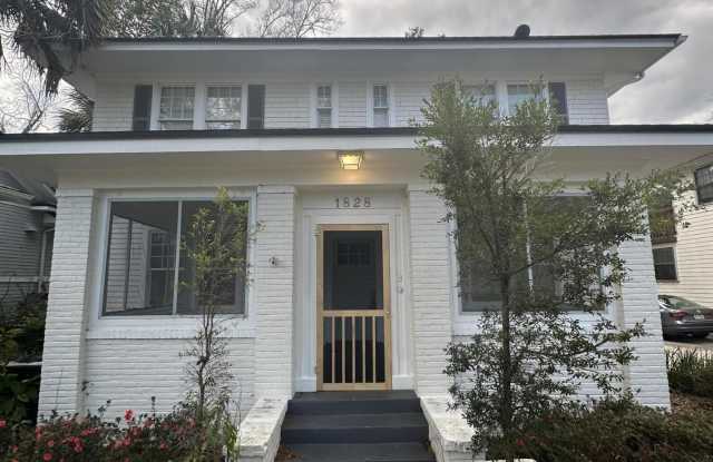 1828 CHERRY Street Gallery 2