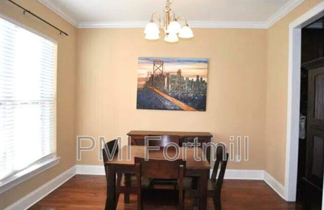 2011 Hayes Drive Gallery 2