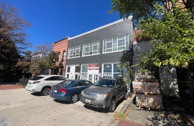 712 E SE Gallery 1