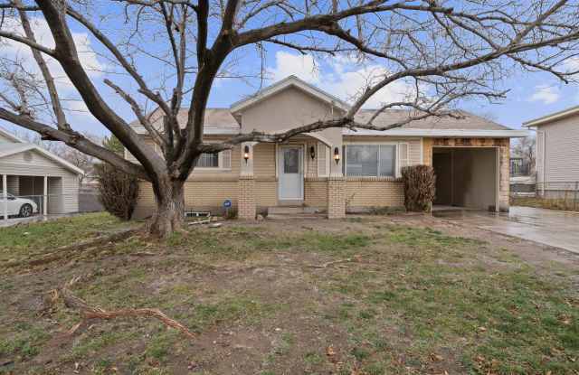 3661 S 6830 W photos photos