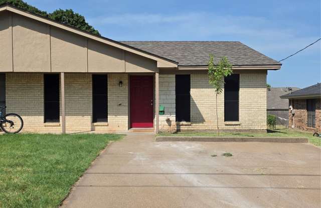 1014 Harbor Lakes Drive Gallery 1
