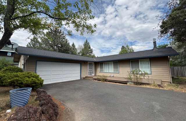 Cozy Bungalow 3/2 Home! 2816 NE Lapoint Ct Bend, OR 97701 photos photos