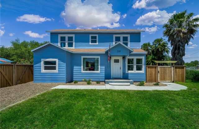 218 S 8th St - 218 South 8th Street, Aransas Pass, TX 78336