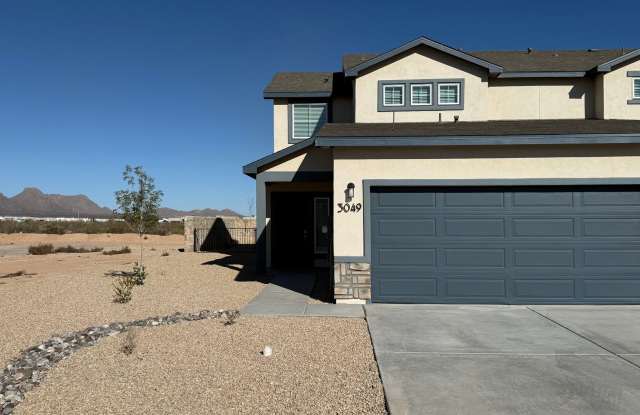 Light and airy 3-bed, 3-bath townhome in one of the area’s most highly desired Red Hawk area. - 3049 Gladstone Street, Las Cruces, NM 88012
