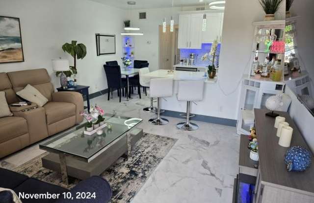 2909 Middle River Dr photos photos