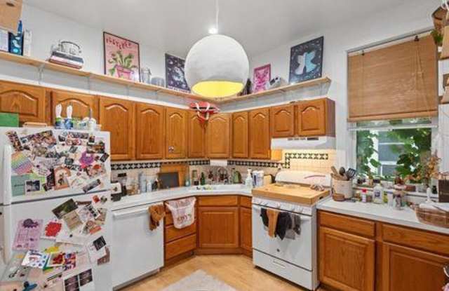 2507 North Sawyer Gallery 2