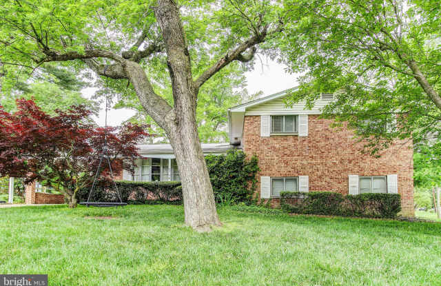 6413 MORTON PLACE Gallery 2