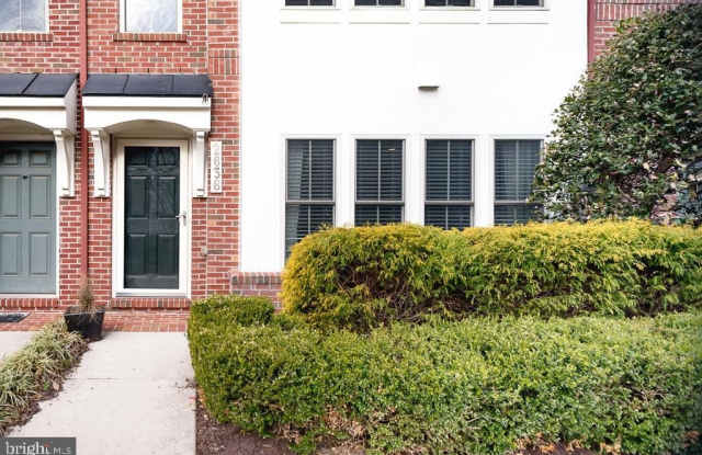2638 S KENMORE Court Gallery 2