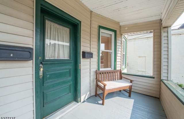 72 N Willow St photos photos