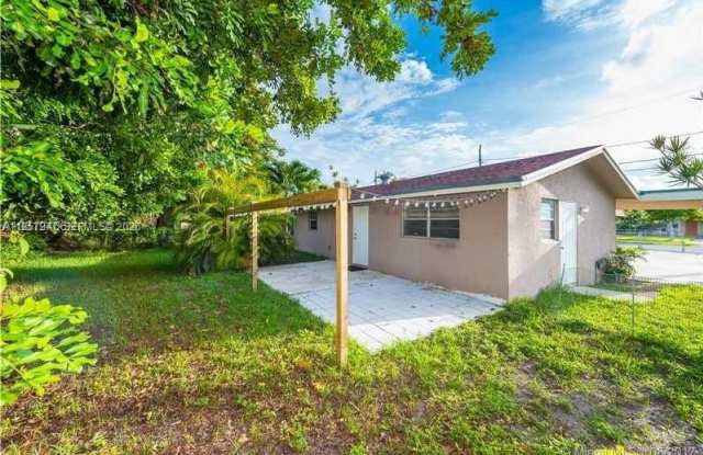 127 NW 13th Ave photos photos