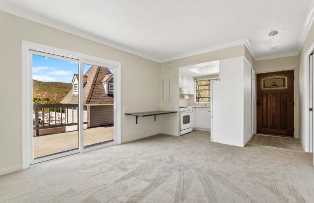 Coastal 1 Bed, 1 Bath with Ocean Views in 55+ Community in Laguna Beach! - 485 Mermaid Street, Laguna Beach, CA 92651