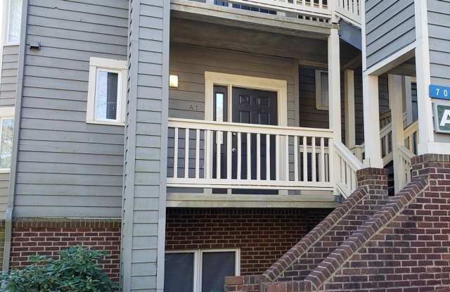 Chapel Hill - Mill Creek 2BR/2BA Townhouse AVAILABLE - 700 Martin Luther King Junior Boulevard, Chapel Hill, NC 27514