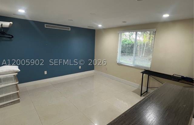 9945 SW 164th Ter photos photos