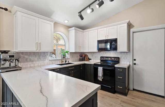 1891 W LONGHORN Drive Gallery 2
