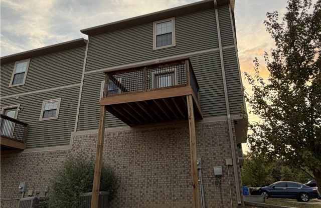 2787 W Blackstone Gallery 4