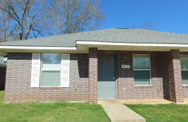1034 San Saba St - 1034 San Saba Street, Jacksonville, TX 75766