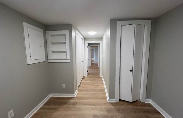 8 East South Main - 2 Bedroom Available Today! photos photos