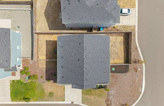Spacious 4-Bedroom Home with A/C, Bonus Room & Pet-Friendly Living Gallery 3