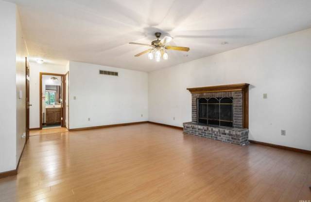 13741 Creston Hills Drive Gallery 4