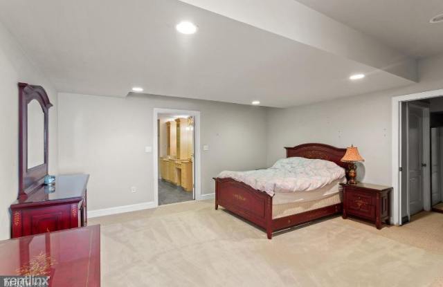 8000 Mirador Place Gallery 2