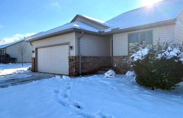 364 Cottonwood Lane - 364 Cottonwood Lane, Saline, MI 48176