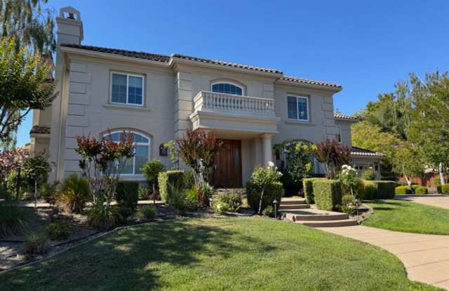 Gorgeous 2 story home in Moraga 4 bedrooms, 3.5 bath PLUS Office and large bonus room! photos photos