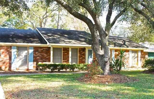109 Belle Point Parkway photos photos