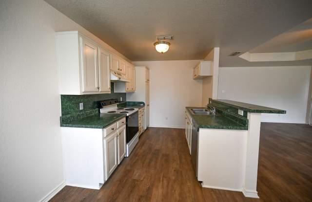 506 Valleyridge Court Gallery 3