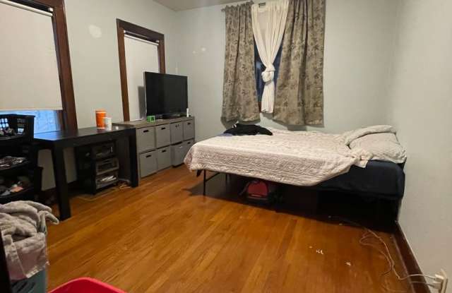 4 Bedroom Single-Family Home in La Crosse with Garage, Central Air & In-Unit Laundry Gallery 3