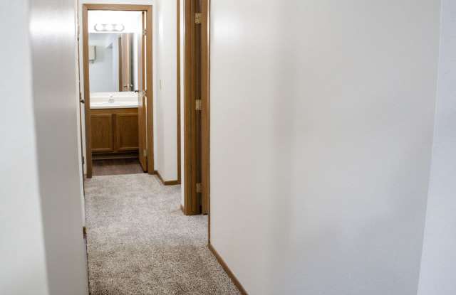 Oakwood Apartments Gallery 4