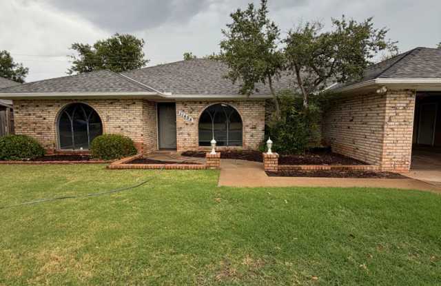 Newly Updated - Granite Counters - 4 Bd/3 Ba - Spacious Gallery 1