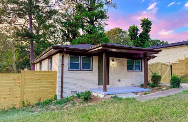 West Side -30314, One Level 3/2 with Unique Ability to Park within Closed Gates  Fenced Yard - Must See Gallery 1