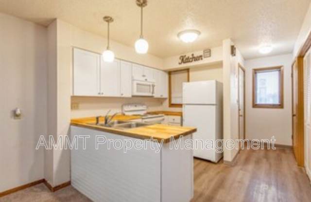 808 Westwinds Drive - 5 photos photos