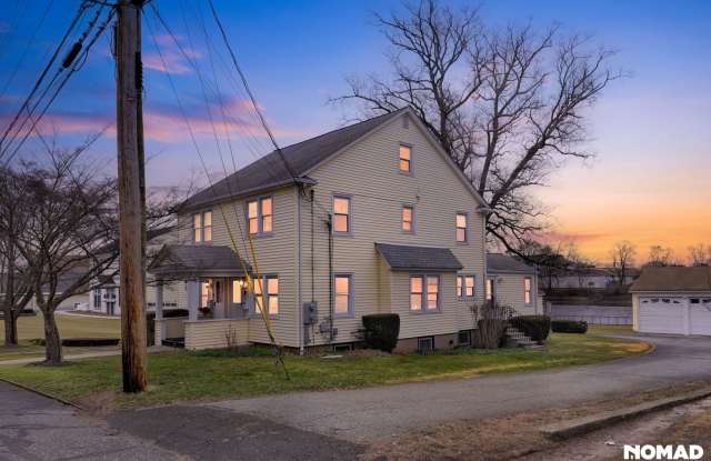 Charming 3BR Duplex in Fairfield photos photos