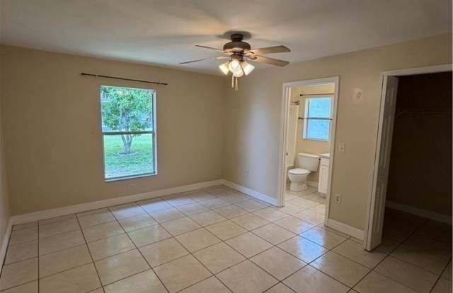 409 Candlewick Circle E Gallery 4