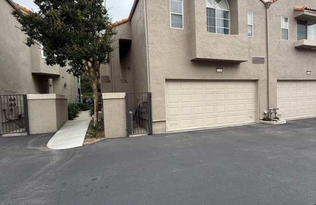 3 bed, 2 1/2 bath Townhome located in Chatsworth photos photos
