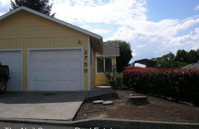2759 W Lorraine Ave - 2759 West Lorraine Avenue, Roseburg, OR 97471