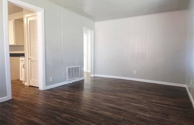307 E Kittyhawk Drive Gallery 3