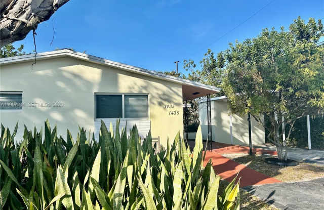 1433 NE 22nd St photos photos