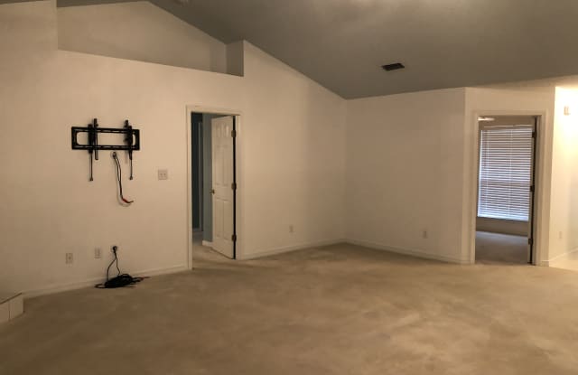 21083 Emperor Phillips Ln Gallery 3